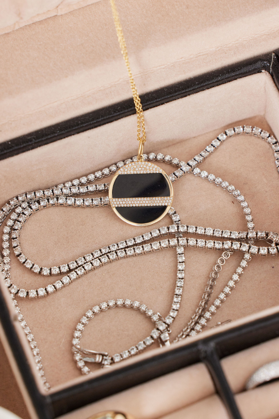 MODERN TENNIS NECKLACE